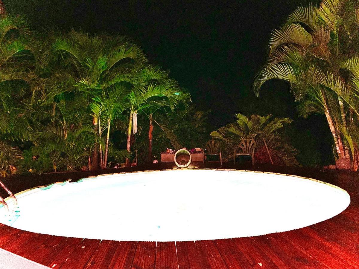 Lodge Pamplemousse Avec Piscine Privative , Dans Parc Calme A 500 M Plage 르 카르베 외부 사진